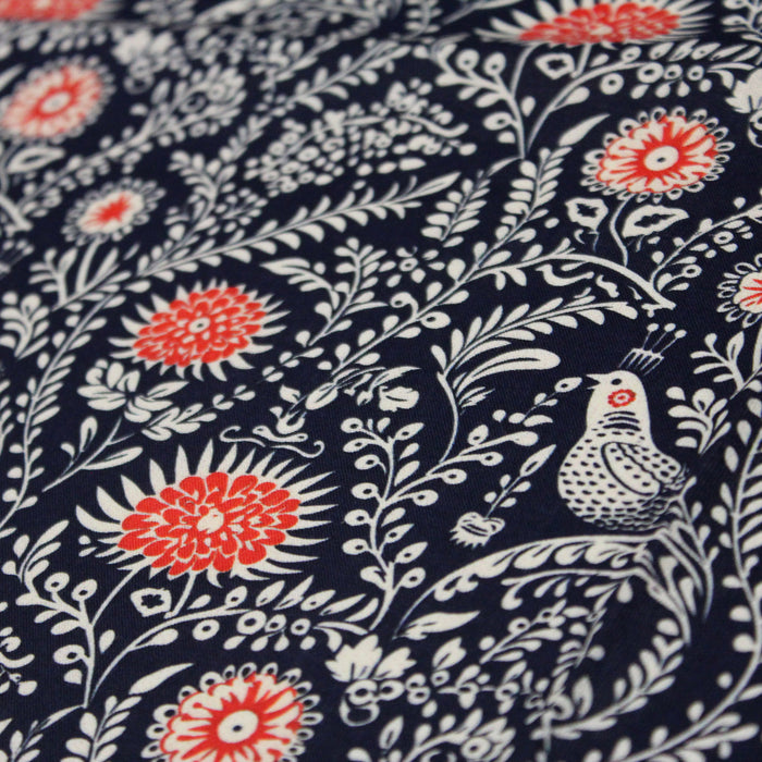 Tissu INDIENNES cotonnade fleurie bleu marine aux feuillage et oiseaux écrus et rouges - TissusPapi.com
