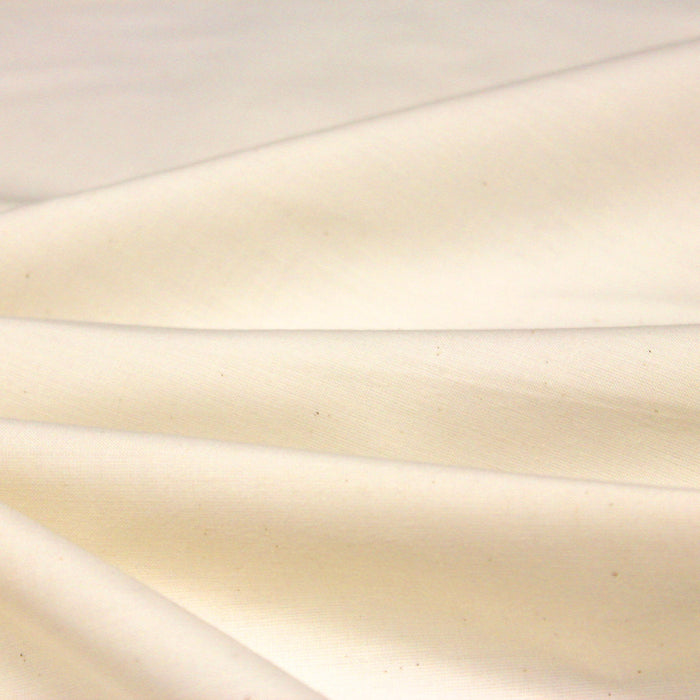 Tissu Satinette de coton blanc cassé, idéal en doublure de rideaux ! Disponible en 150 et 280cm de large - TissusPapi.com