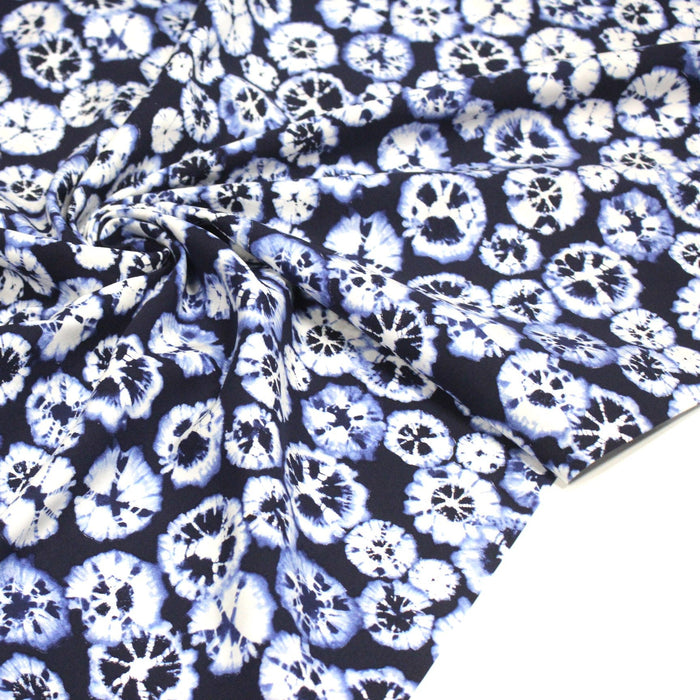 Tissu popeline de viscose motif tie - dye bleu marine - Fabrication française - OEKO - TEX - TissusPapi.com