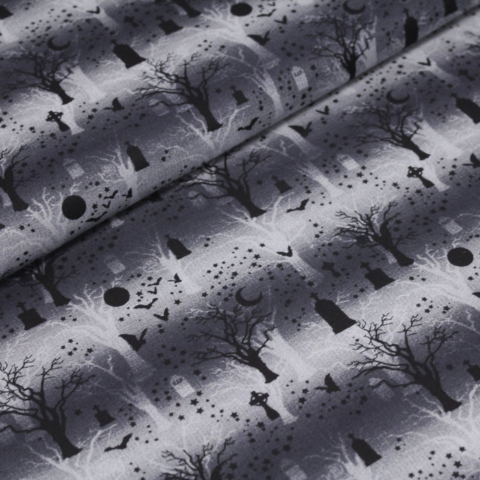 Tissu de coton HALLOWEEN, la nuit, les tombes, les chauve souris et la forêt, fond gris - TissusPapi.com
