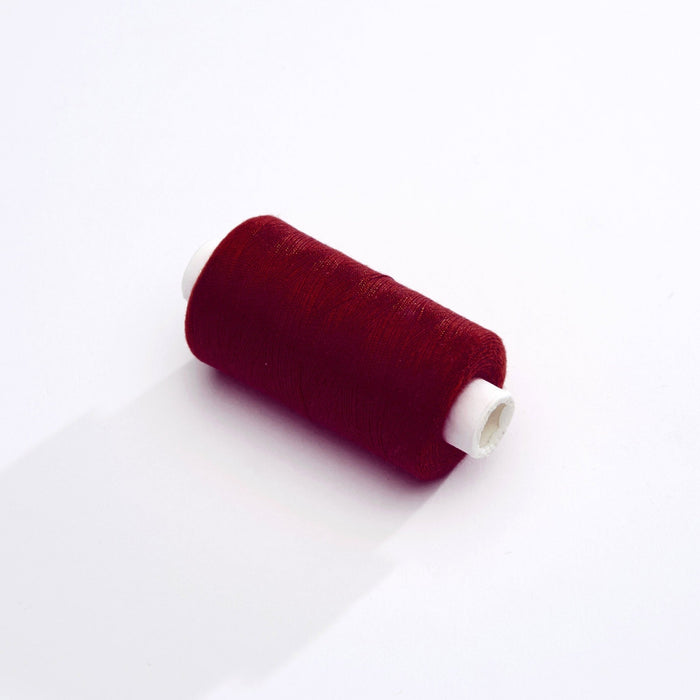 Bobine de fil rouge bordeaux - 500m - Fabrication française - Oeko - Tex - TissusPapi.com