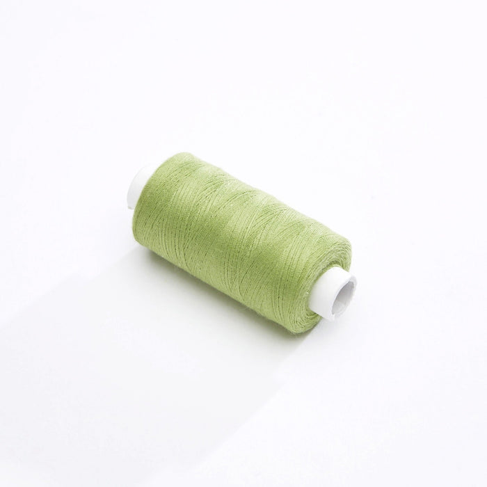Bobine de fil vert pistache - 500m - Fabrication française - Oeko - Tex - TissusPapi.com