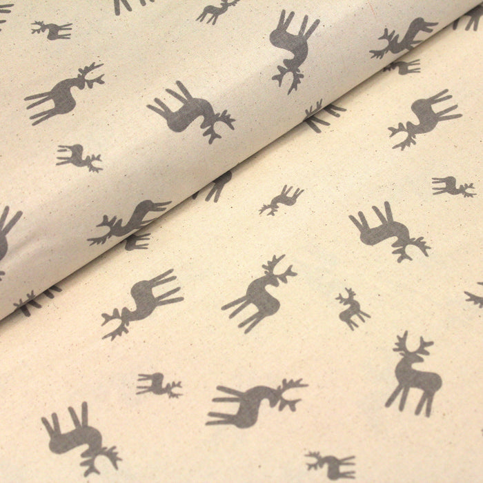 Tissu de coton de Noël scandinave aux rennes taupe, fond écru - tissuspapi
