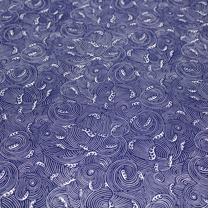 Tissu de coton aux vagues japonaises NAMI bleu roi et blanches, façon Kanagawa par Hokusai - Oeko-Tex