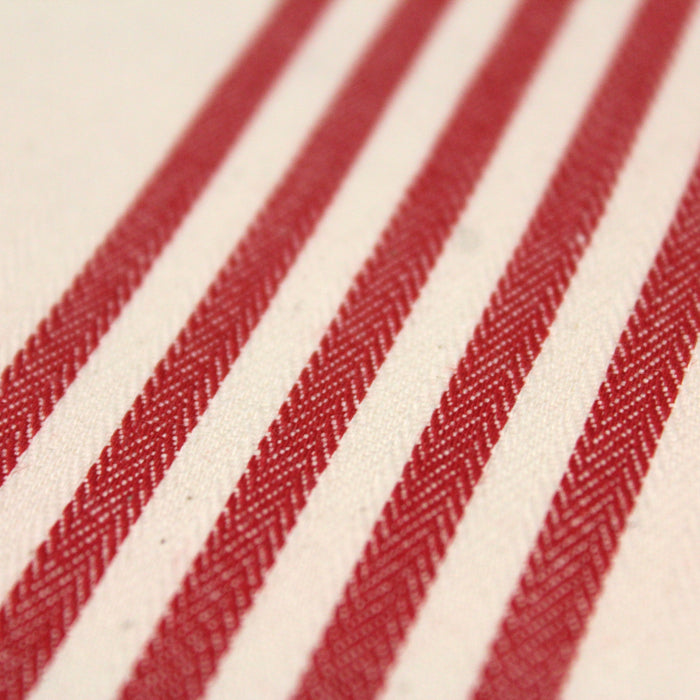 Tissu toile à matelas de coton LE TOUQUET aux rayures rouges, fond écru