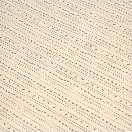 Tissu de coton de Noël scandinave aux décorations de Noël grises, fond écru - TissusPapi.com