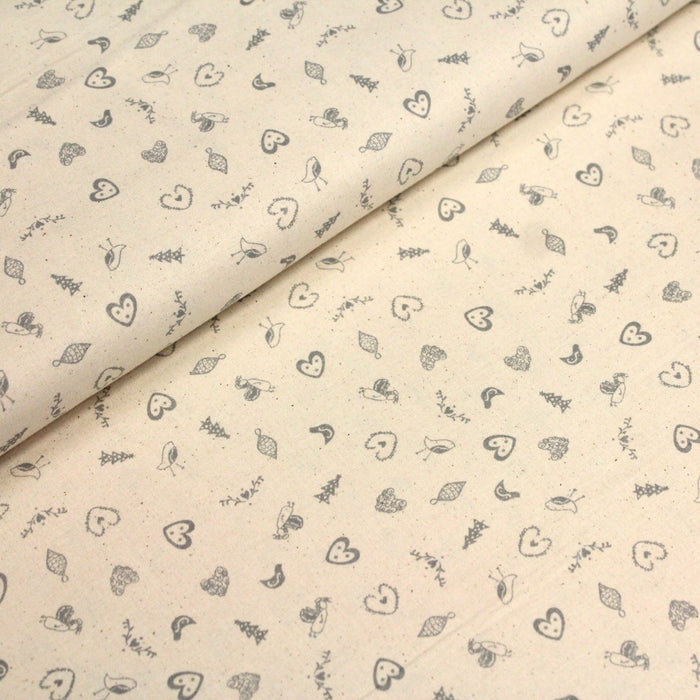 Tissu de coton de Noël scandinave aux petits objets de Noël gris, fond écru - TissusPapi.com