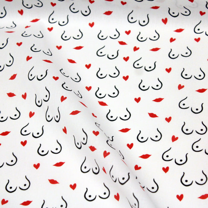 Tissu popeline de coton BOOBS aux seins, bouches & petits coeurs rouges, fond blanc