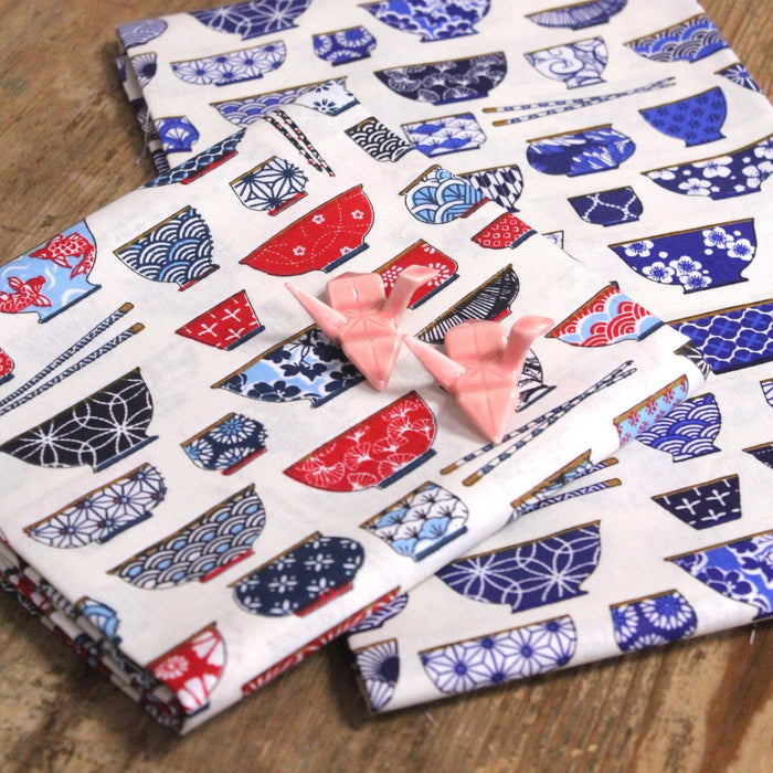 Tissu cotonnade aux bols de ramen & motifs traditionnels japonais - OEKO - TEX - TissusPapi.com