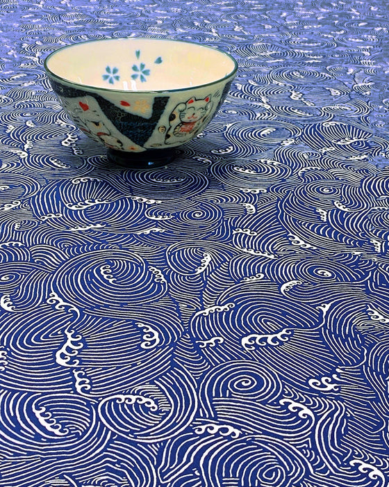 Tissu de coton aux vagues japonaises NAMI bleu roi et blanches, façon Kanagawa par Hokusai - Oeko-Tex
