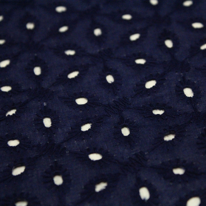 Tissu de coton broderie anglaise à fleurs, bleu marine 100% coton