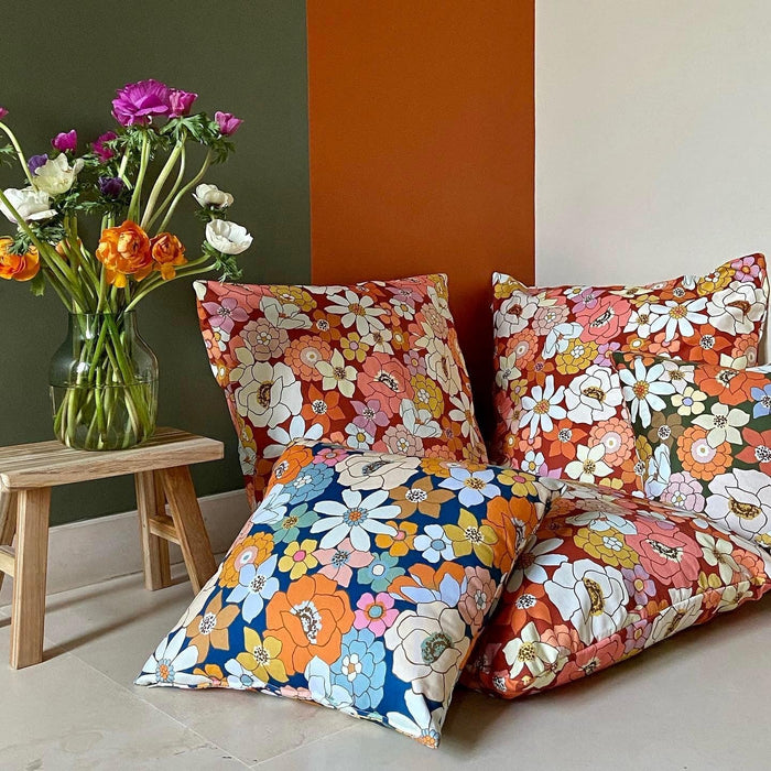 Tissu gabardine de coton SUZANNE imprimé fleurs rétro : bleu, rouille, olive - OEKO - TEX STANDARD 100 - TissusPapi.com