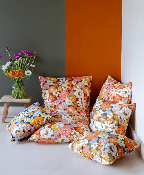 Tissu gabardine de coton SUZANNE imprimé fleurs rétro : bleu, rouille, olive - OEKO - TEX STANDARD 100 - TissusPapi.com