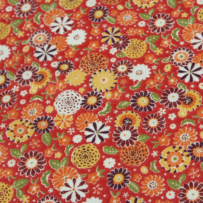 Tissu de coton japonais fleuri rouge aux fleurs jaunes, oranges et bordeaux - Oeko-Tex - tissuspapi