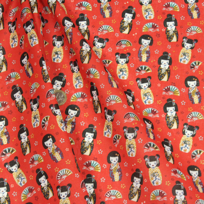 Tissu cotonnade rouge motif traditionnel japonais des geishas, kokeshis & éventails - OEKO - TEX - TissusPapi.com