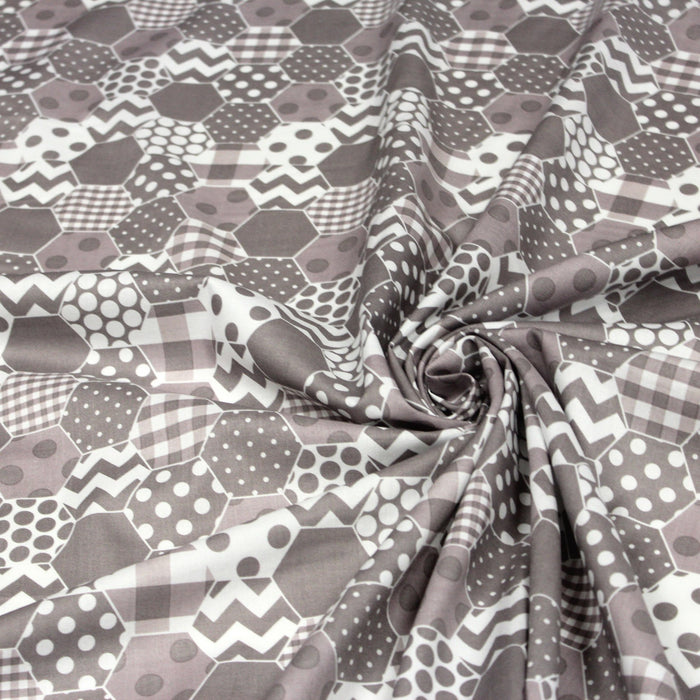 Tissu popeline de coton aux hexagones à pois, à carreaux, tons taupes & blancs - TissusPapi.com