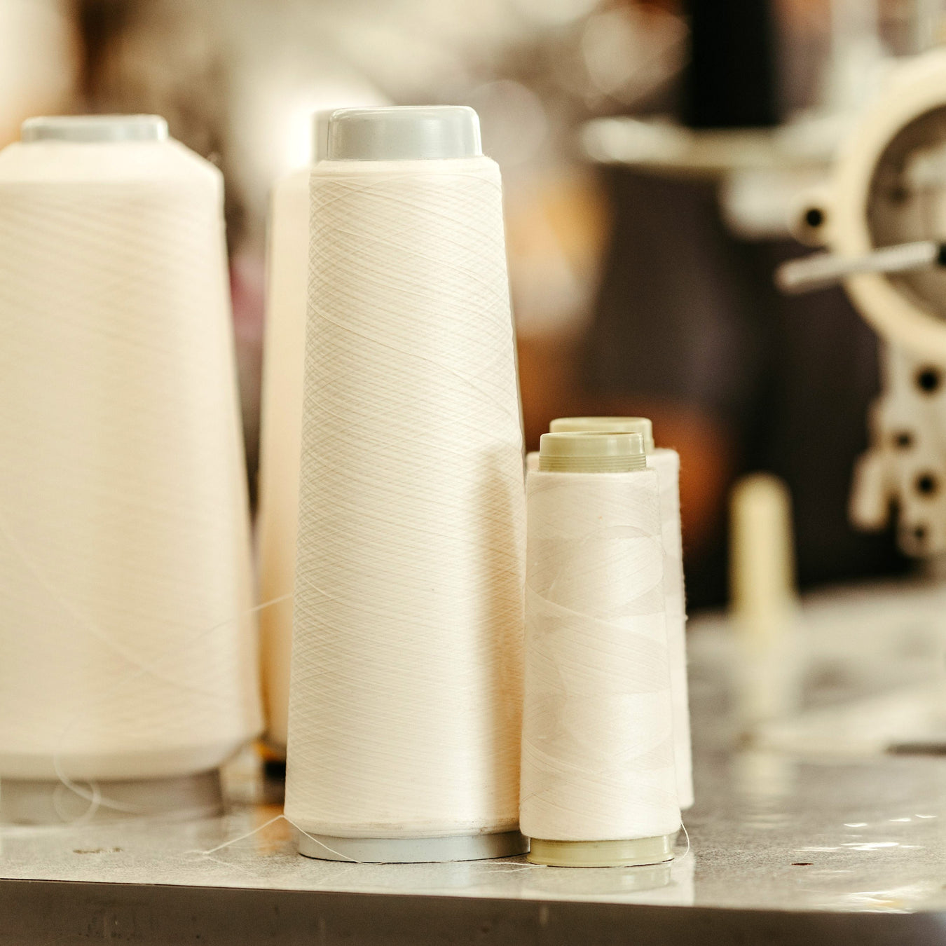 Cônes de fil 4300m, de fabrication française - TissusPapi.com