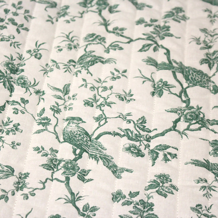 Tissu matelassé TOILE DE JOUY : trois motifs, deux couleurs, cinq tissus !