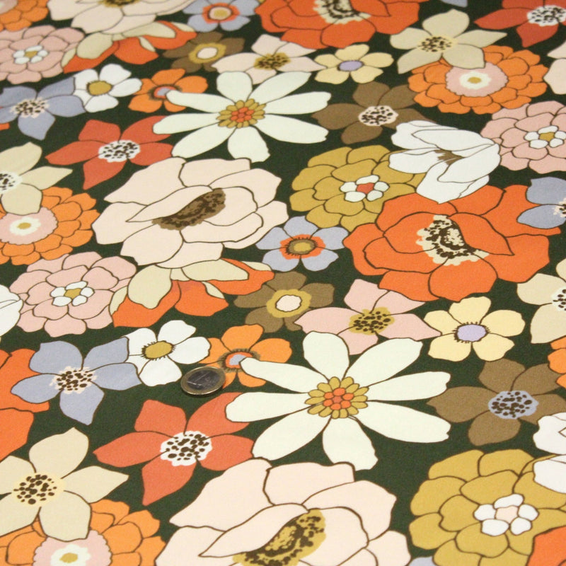Tissu gabardine de coton SUZANNE imprimé fleurs rétro : bleu, rouille, olive - OEKO - TEX STANDARD 100 - TissusPapi.com