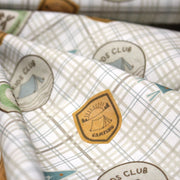 Tissu cotonnade blanc, écussons KIDS CLUB & CAMPING - OEKO - TEX - TissusPapi.com