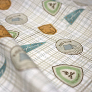 Tissu cotonnade blanc, écussons KIDS CLUB & CAMPING - OEKO - TEX - TissusPapi.com