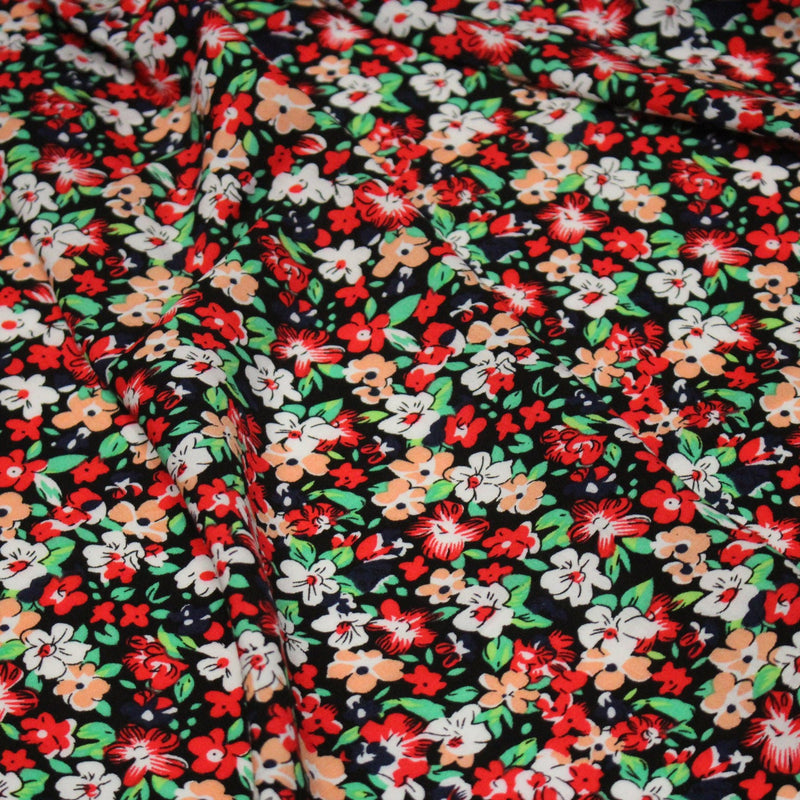 Tissu Viscose fluide fleuri rouge blanc vert et corail - TissusPapi.com