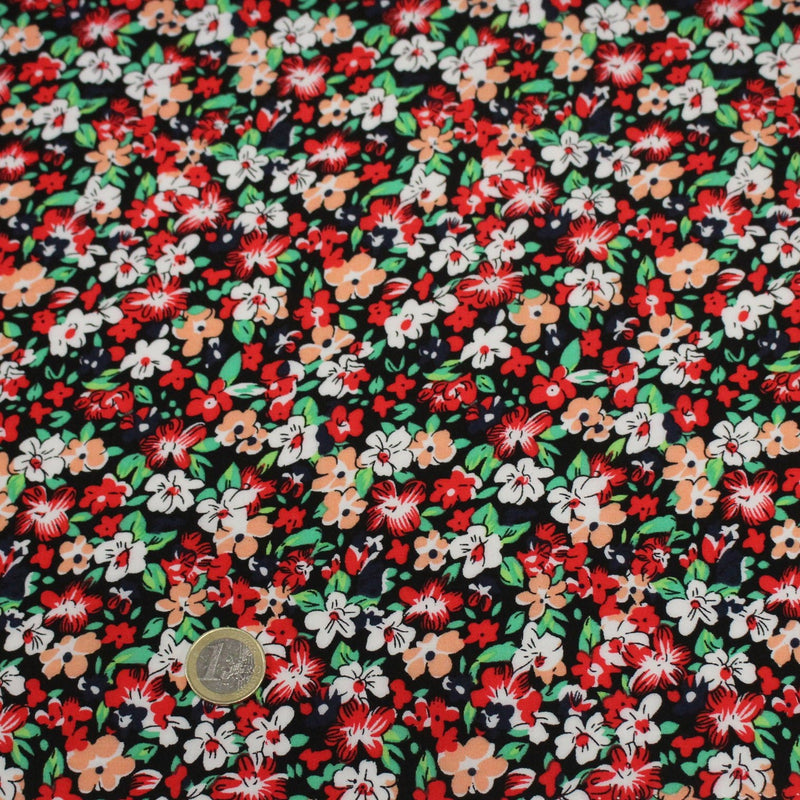 Tissu Viscose fluide fleuri rouge blanc vert et corail - TissusPapi.com