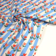 Tissu cotonnade Rayures blanc cassé et bleues aux tulipes roses et rouges - OEKO - TEX STANDARD 100 - TissusPapi.com