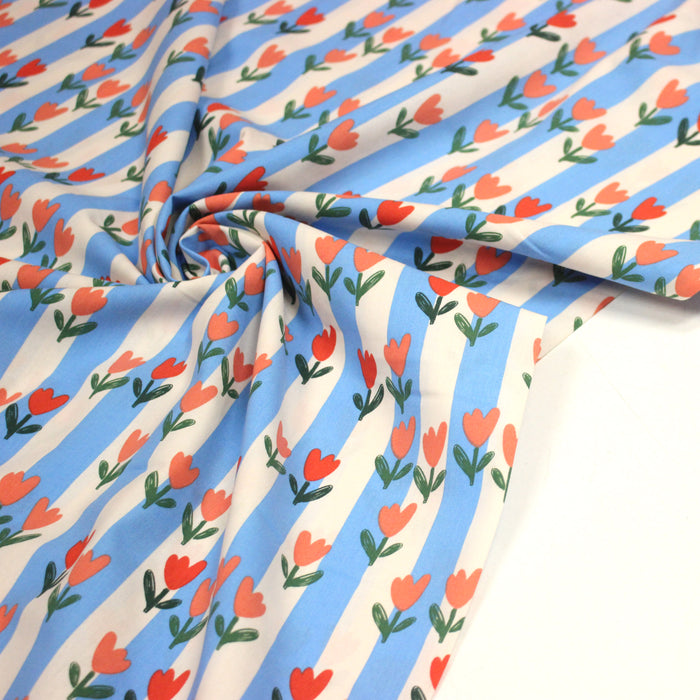 Tissu cotonnade Rayures blanc cassé et bleues aux tulipes roses et rouges - OEKO-TEX STANDARD 100