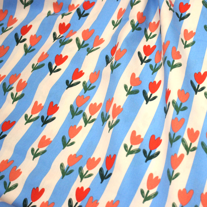 Tissu cotonnade Rayures blanc cassé et bleues aux tulipes roses et rouges - OEKO-TEX STANDARD 100
