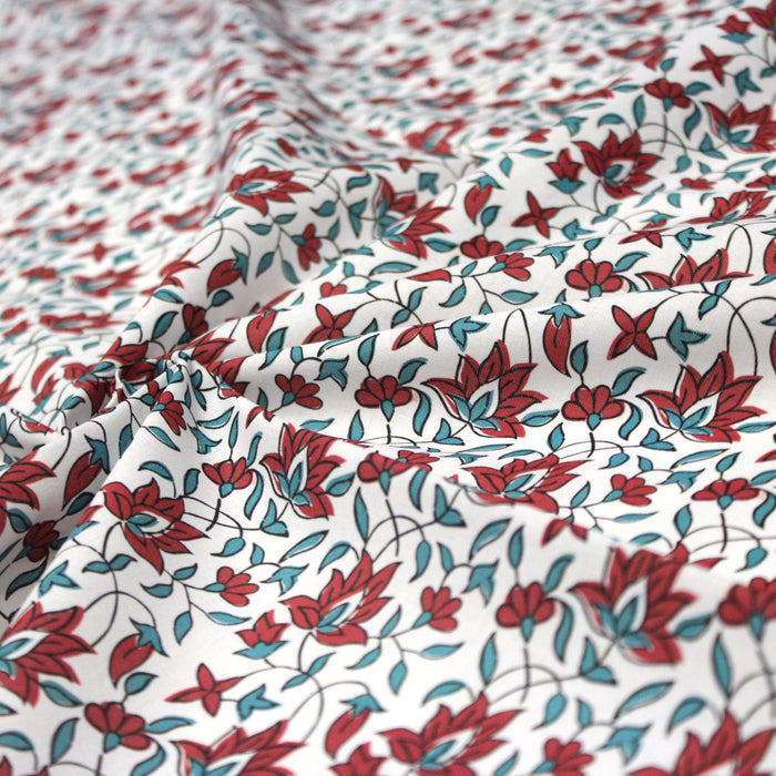 Tissu cotonnade aux fleurs rouges et feuilles bleues - COLLECTION KALAMKARI