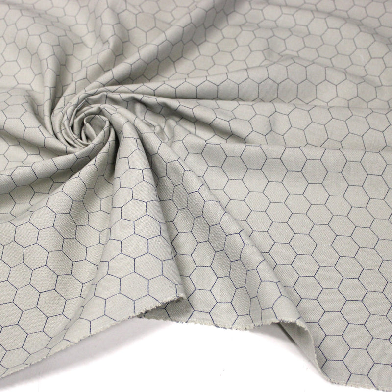 Tissu coton demi natté, motif japonais Kikko bleu & gris - MADE IN JAPAN - FABRICATION JAPONAISE - TissusPapi.com