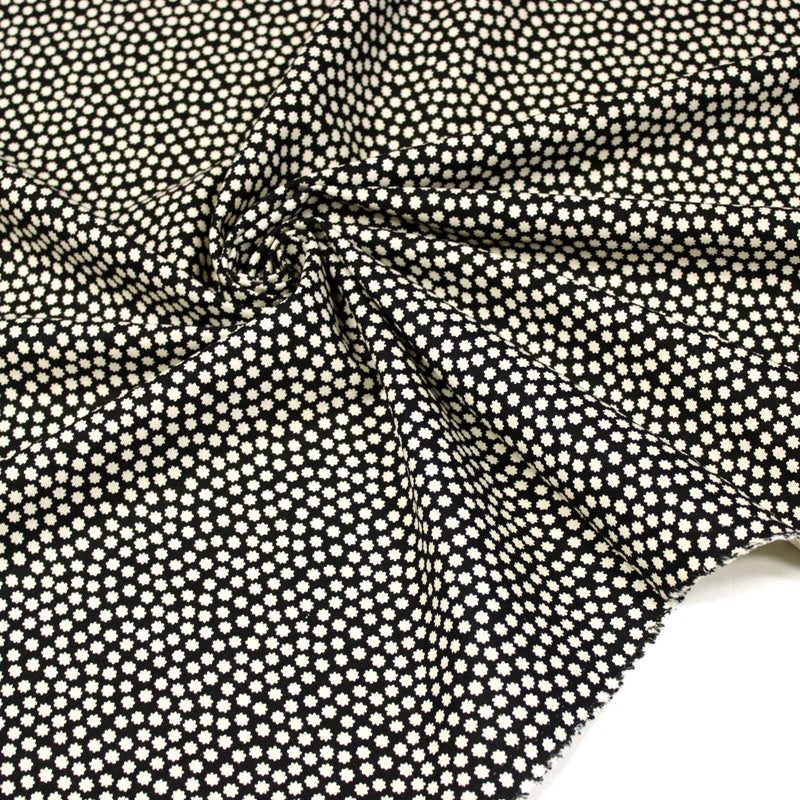 Tissu coton demi natté noir, fleurs géométriques écrues - MADE IN JAPAN - FABRICATION JAPONAISE - TissusPapi.com
