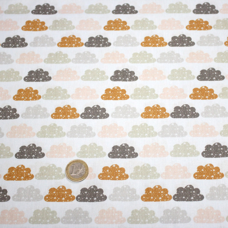 Tissu popeline coton rose bleu ciel aux nuages roses, gris et ocres - TissusPapi.com