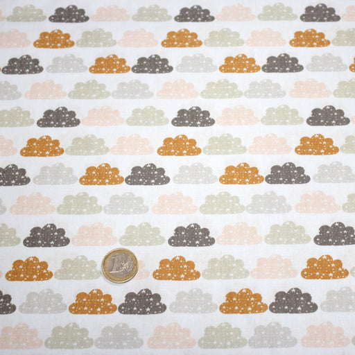 Tissu popeline coton rose bleu ciel aux nuages roses, gris et ocres - TissusPapi.com