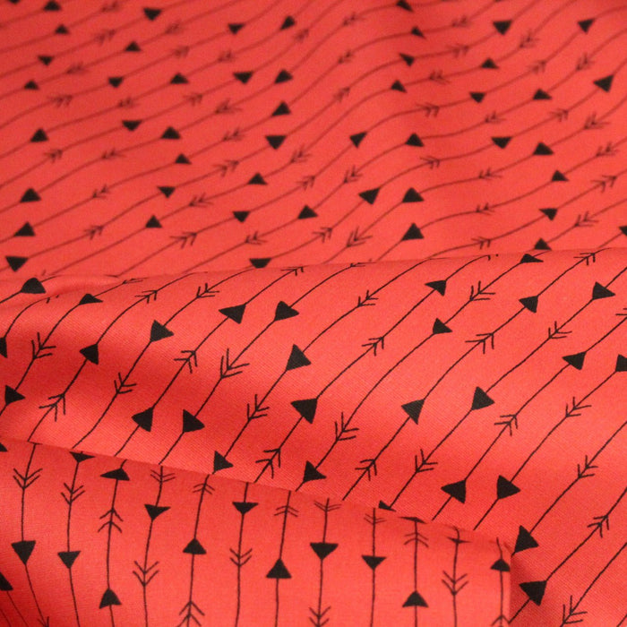 Tissu popeline coton rouge aux flèches & liserés noirs - TissusPapi.com
