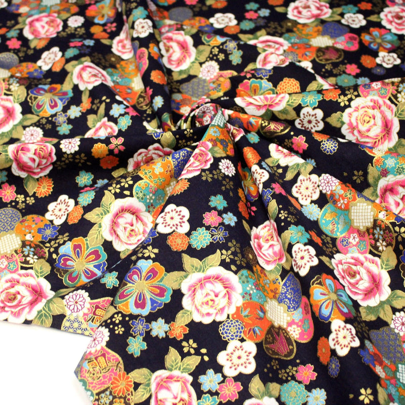 Tissu cotonnade motifs japonais traditionnels : fleuris multicolores, fond bleu ou rouge - COLLECTION JAPON DORÉ - TissusPapi.com