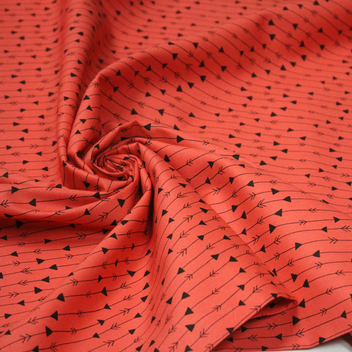 Tissu popeline coton rouge aux flèches & liserés noirs - TissusPapi.com