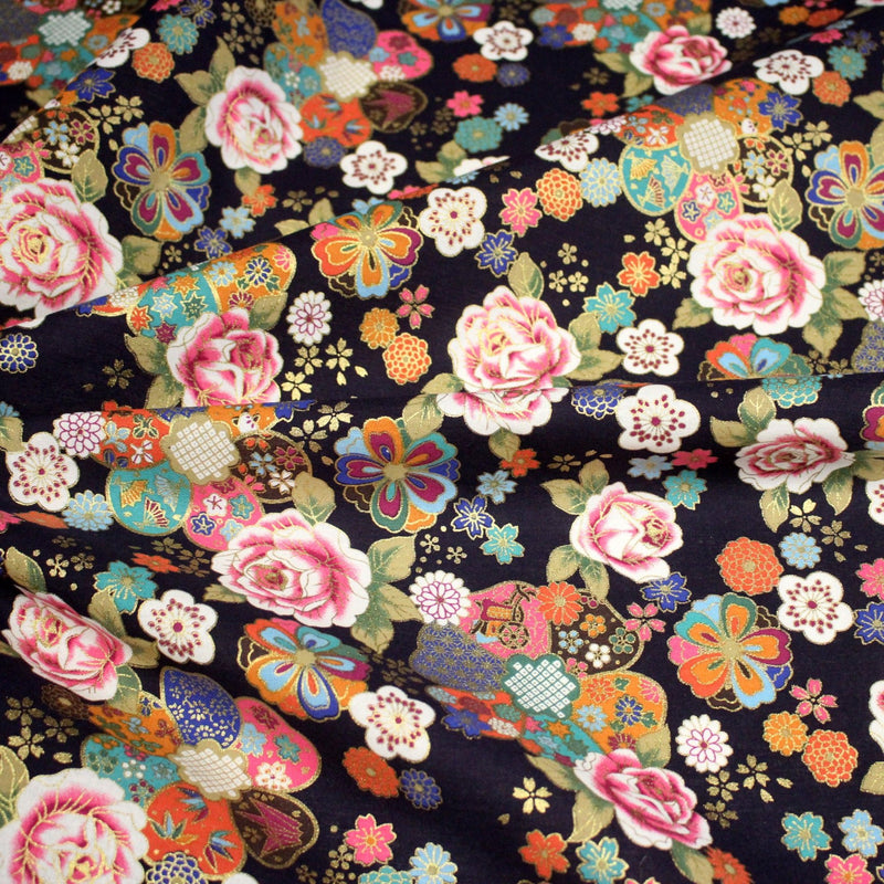 Tissu cotonnade motifs japonais traditionnels : fleuris multicolores, fond bleu ou rouge - COLLECTION JAPON DORÉ - TissusPapi.com