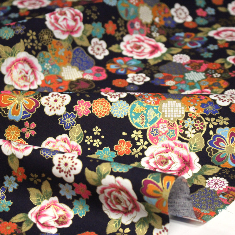 Tissu cotonnade motifs japonais traditionnels : fleuris multicolores, fond bleu ou rouge - COLLECTION JAPON DORÉ - TissusPapi.com