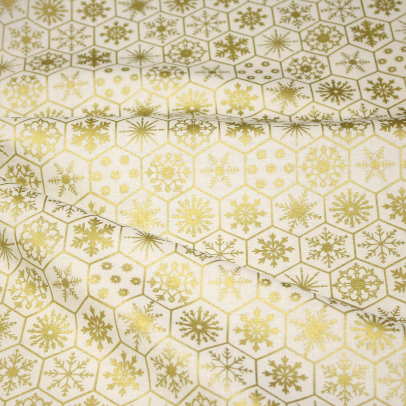 Tissu coton NOËL écru aux hexagones & étoiles des neiges dorés - OEKO - TEX - TissusPapi.com