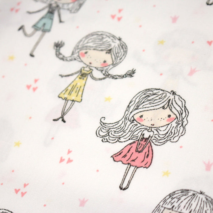 Tissu popeline coton blanc aux petits filles & petits coeurs roses - TissusPapi.com