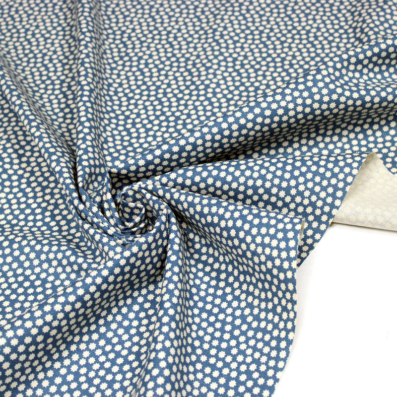 Tissu coton demi natté bleu, fleurs géométriques écrues - MADE IN JAPAN - FABRICATION JAPONAISE