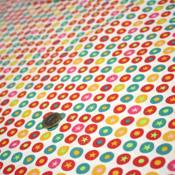 Tissu popeline coton blanc aux pois & étoiles multicolores - TissusPapi.com