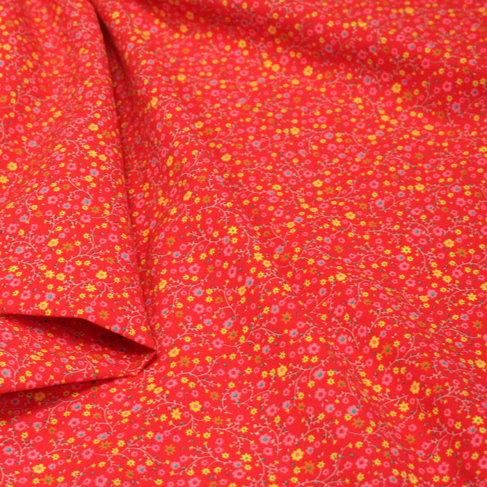 Tissu popeline de viscose rouge aux fines fleurs bleues et jaunes - Fabrication française - OEKO-TEX