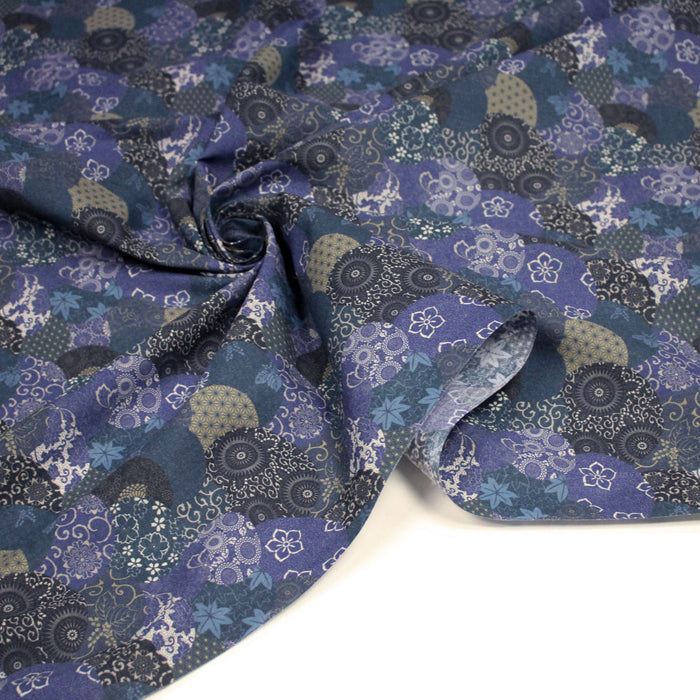 Tissu cotonnade imprimée MARU TO MOYO, cercles de motifs japonais faux-uni bleu indigo - OEKO-TEX