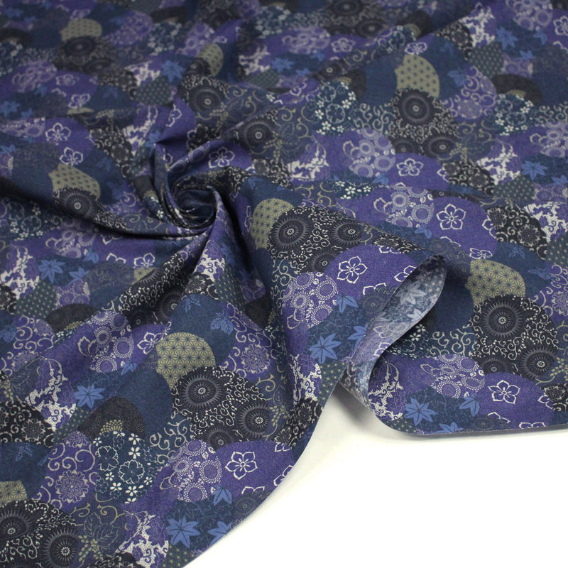 Tissu cotonnade imprimée MARU TO MOYO, cercles de motifs japonais faux - uni bleu indigo - OEKO - TEX - TissusPapi.com