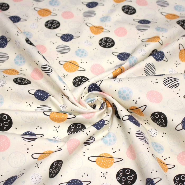 Tissu popeline coton LES PLANETES bleues, roses, oranges, fond écru - TissusPapi.com