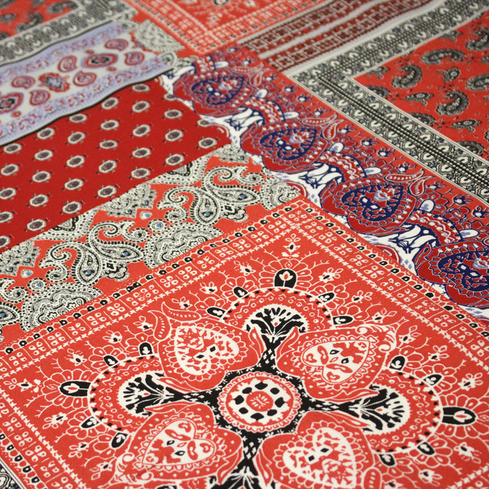Tissu viscose fluide motif indien cachemire BANDANA rouge - Fabrication française