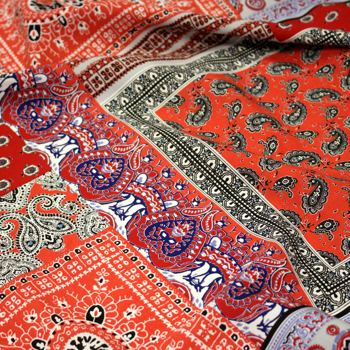 Tissu viscose fluide motif indien cachemire BANDANA rouge - Fabrication française